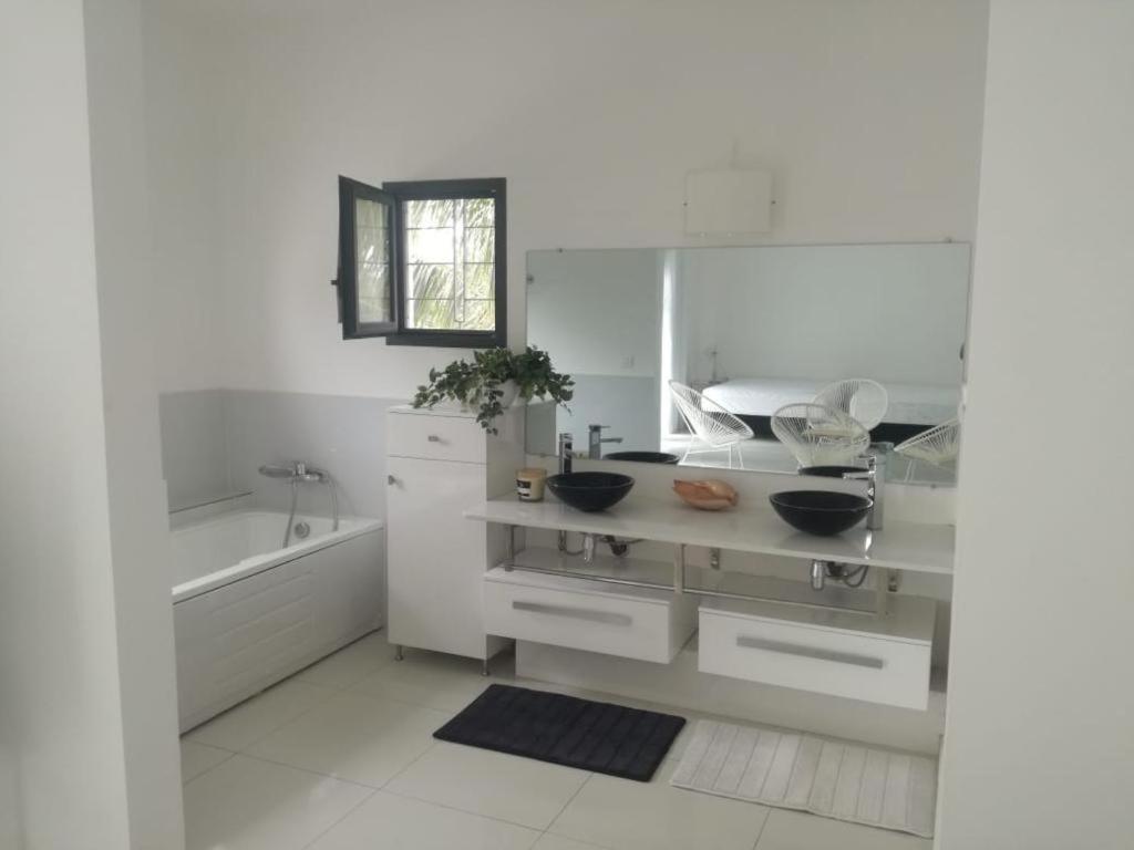 Villa Carabane Сомоне Екстериор снимка
