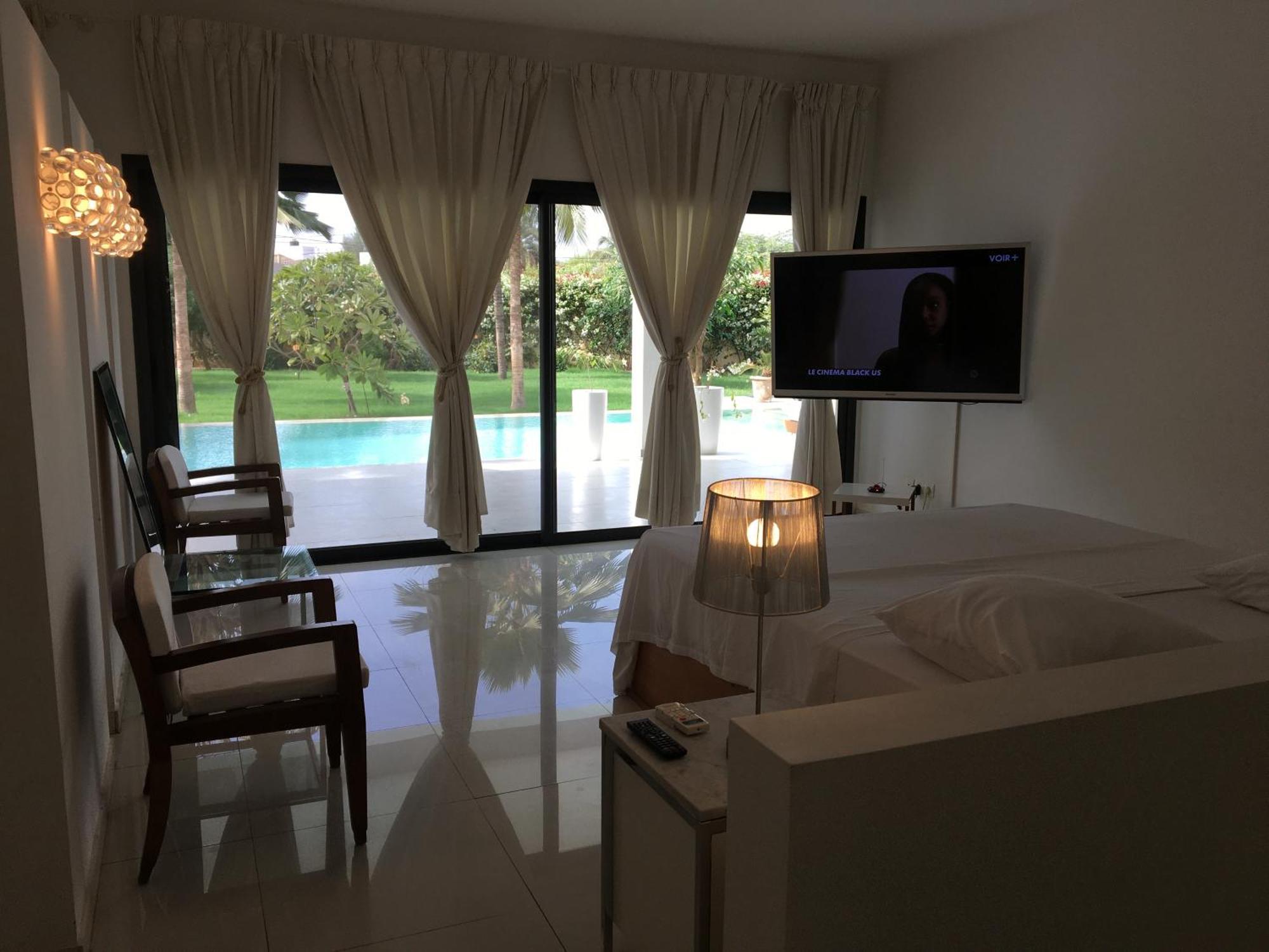 Villa Carabane Сомоне Екстериор снимка